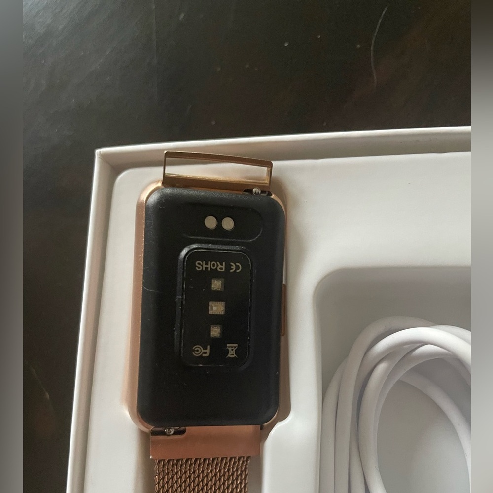 H95 Fitness Watch - Rose Gold - Picture 2 of 4